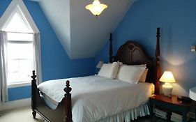 Fairmont House Bed&Breakfast